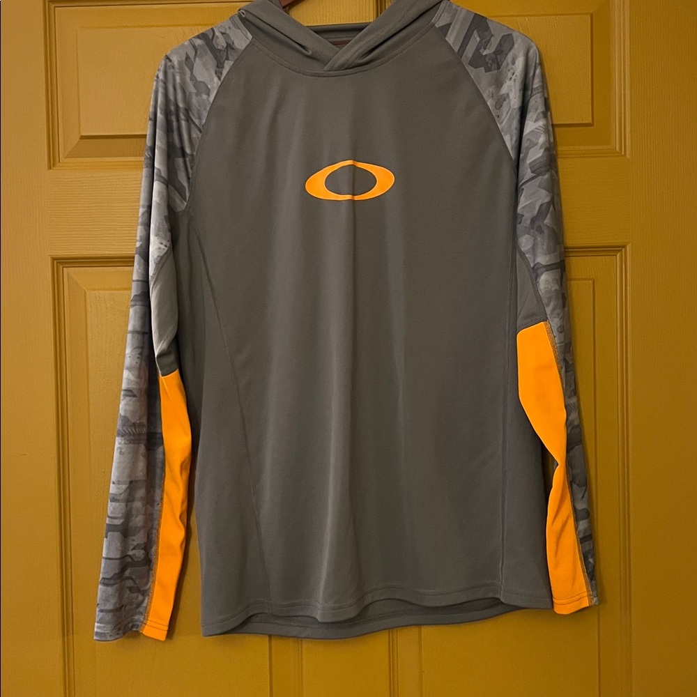 Oakley Gray Regular Fit Hoodie Camo with orange accents Size M - Like New